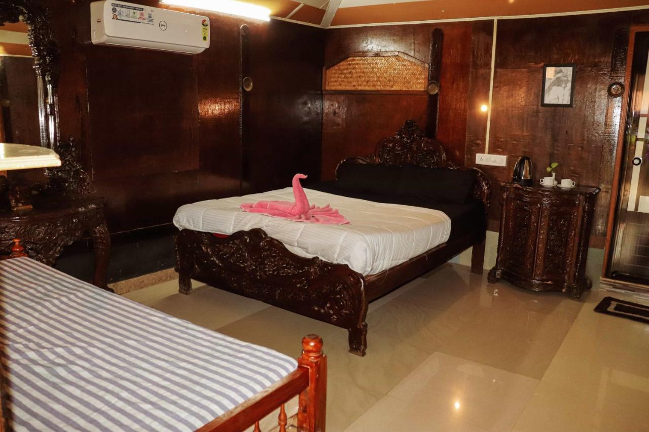Hôtel Kerala Bamboo House à Varkala Extérieur photo