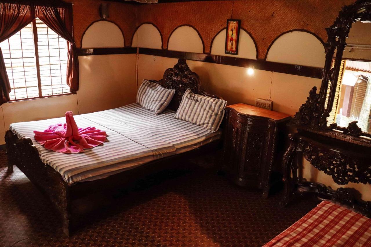 Hôtel Kerala Bamboo House à Varkala Extérieur photo