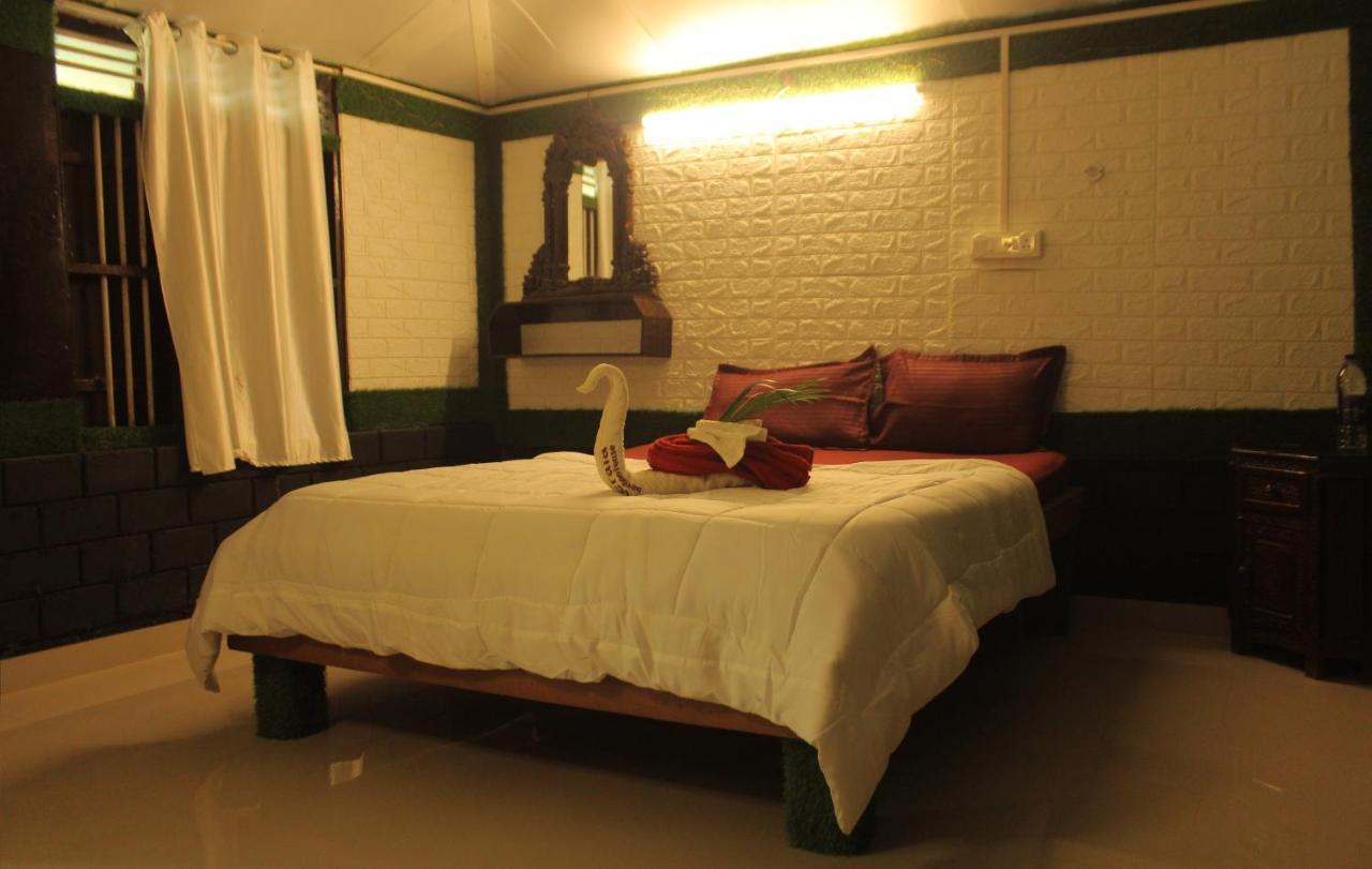 Hôtel Kerala Bamboo House à Varkala Extérieur photo