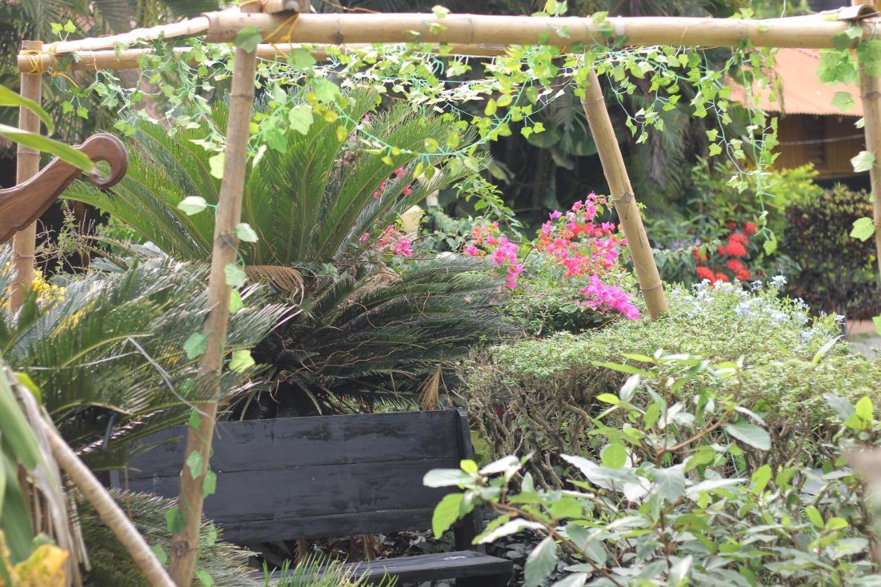 Hôtel Kerala Bamboo House à Varkala Extérieur photo