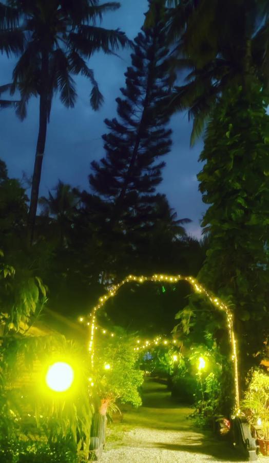 Hôtel Kerala Bamboo House à Varkala Extérieur photo