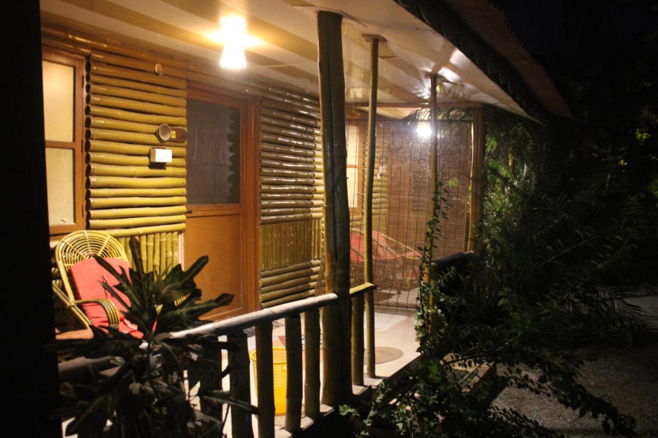 Hôtel Kerala Bamboo House à Varkala Extérieur photo