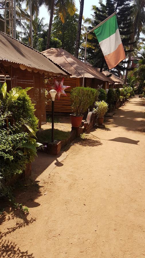 Hôtel Kerala Bamboo House à Varkala Extérieur photo
